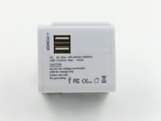 Zócalo dual multiusos de la carga por USB, adaptador de enchufe universal del viaje